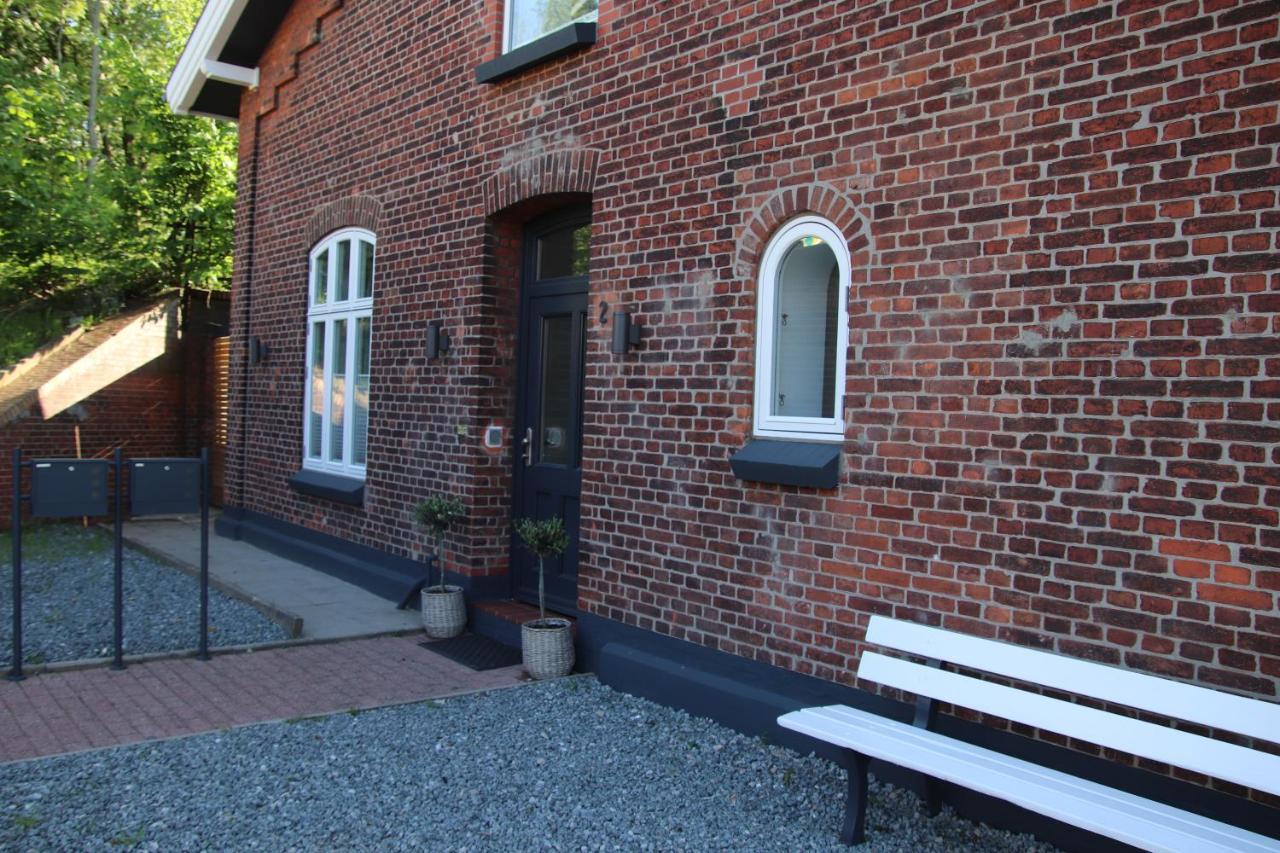 Altes Bahnhofsvorsteherhaus Wohnung Unten Husum  Luaran gambar