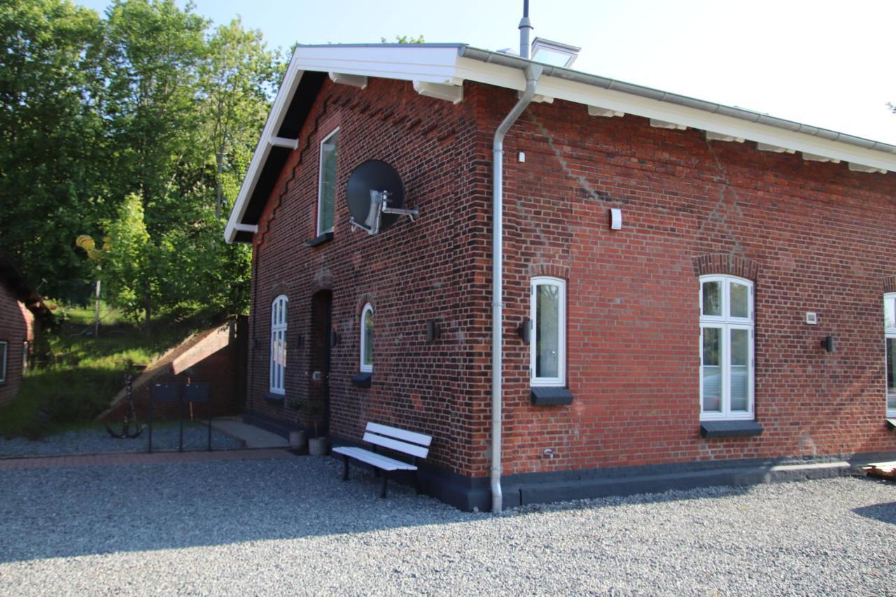 Altes Bahnhofsvorsteherhaus Wohnung Unten Husum  Luaran gambar
